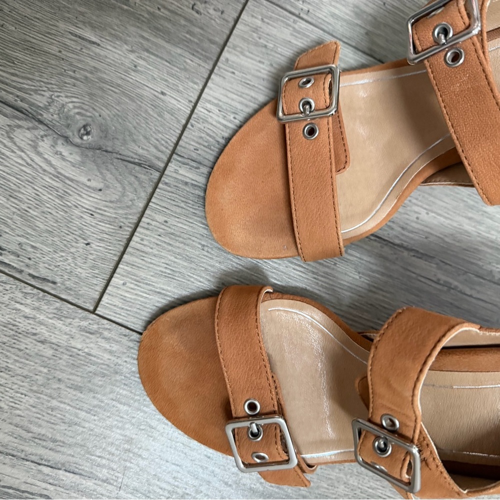 Vionic 382 Carmel tan suede strappy heels heeled sandals - Picture 8 of 8